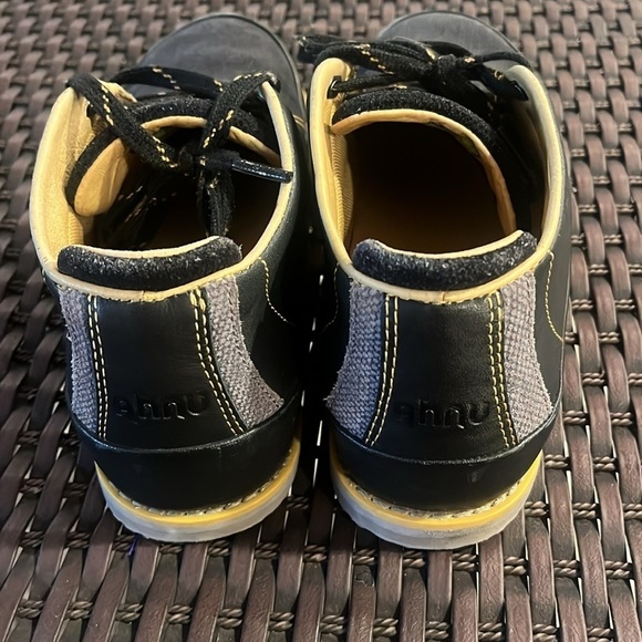 Ahnu Laced Distressed Leather chukka boots Shoe size 7.5 - Picture 3 of 13